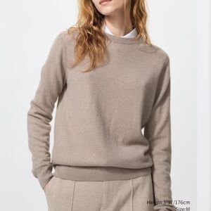 NWOT Uniqlo Cashmere Crewneck Sweater